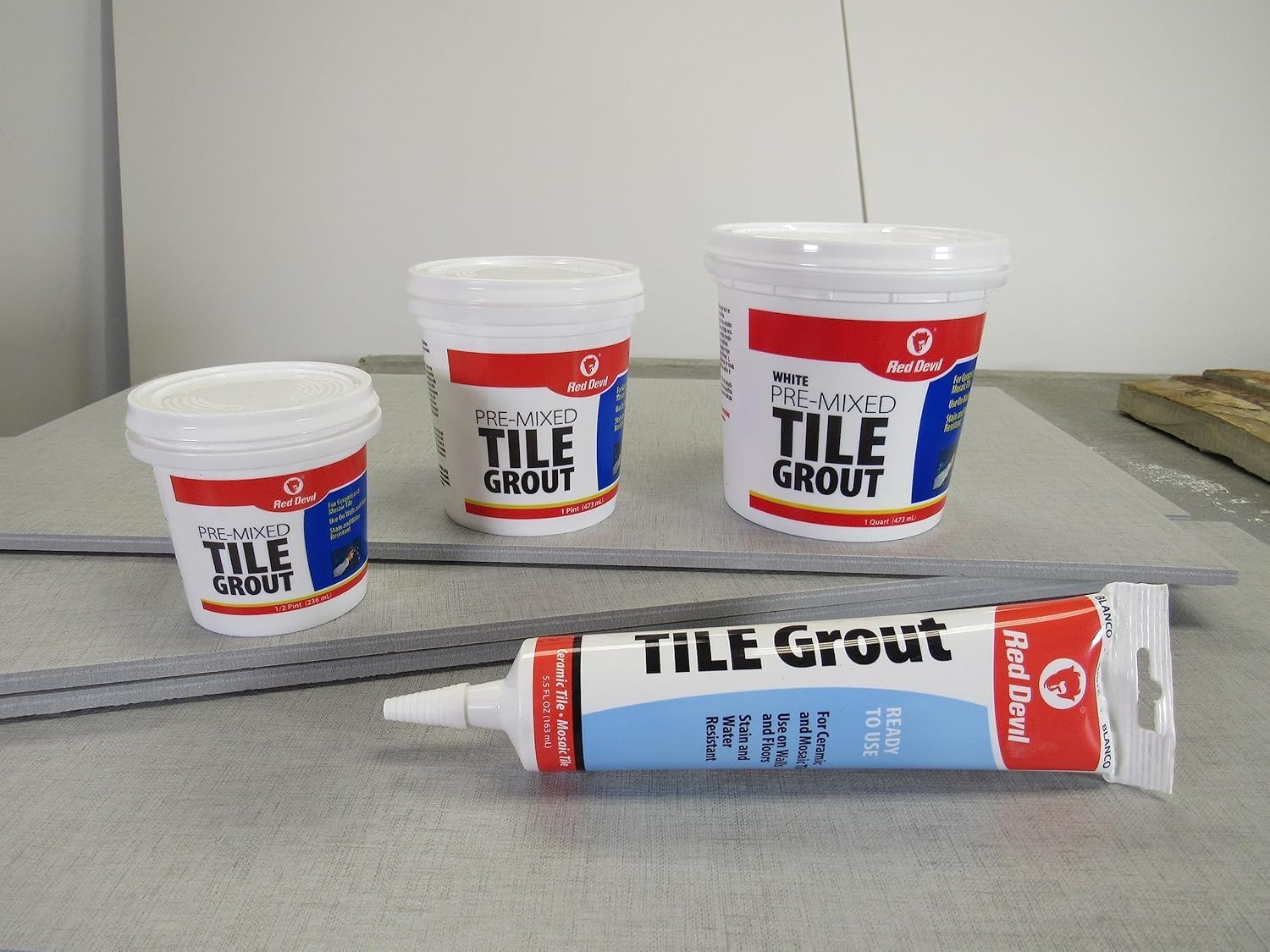 Red Devil 042260 Pre-Mixed Tile Grout - Professional Quality, Excellent Adhesion, Ideal for Wall & Floor Use - 1/2 Pint, Black, Pack of 12, Made in USA