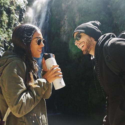 Miniatura 7 de JoyJolt Botella de agua con triple aislamiento con tapa con popote y tapa abatible. Botella de agua de 22 onzas, botella de agua de acero inoxidable