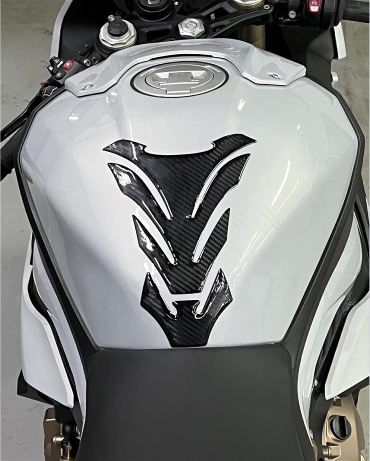 Paraserbatoio Antigraffio 3D In Fibra Di Carbonio Adesivi Moto Per BMW F900XR F900 XR F 900 XR Rilievo Del Serbatoio Del Carburante Copertura Della Protezione Della Decalcomania (Color : 1 UK Adesivo Serbatoio Moto - 4