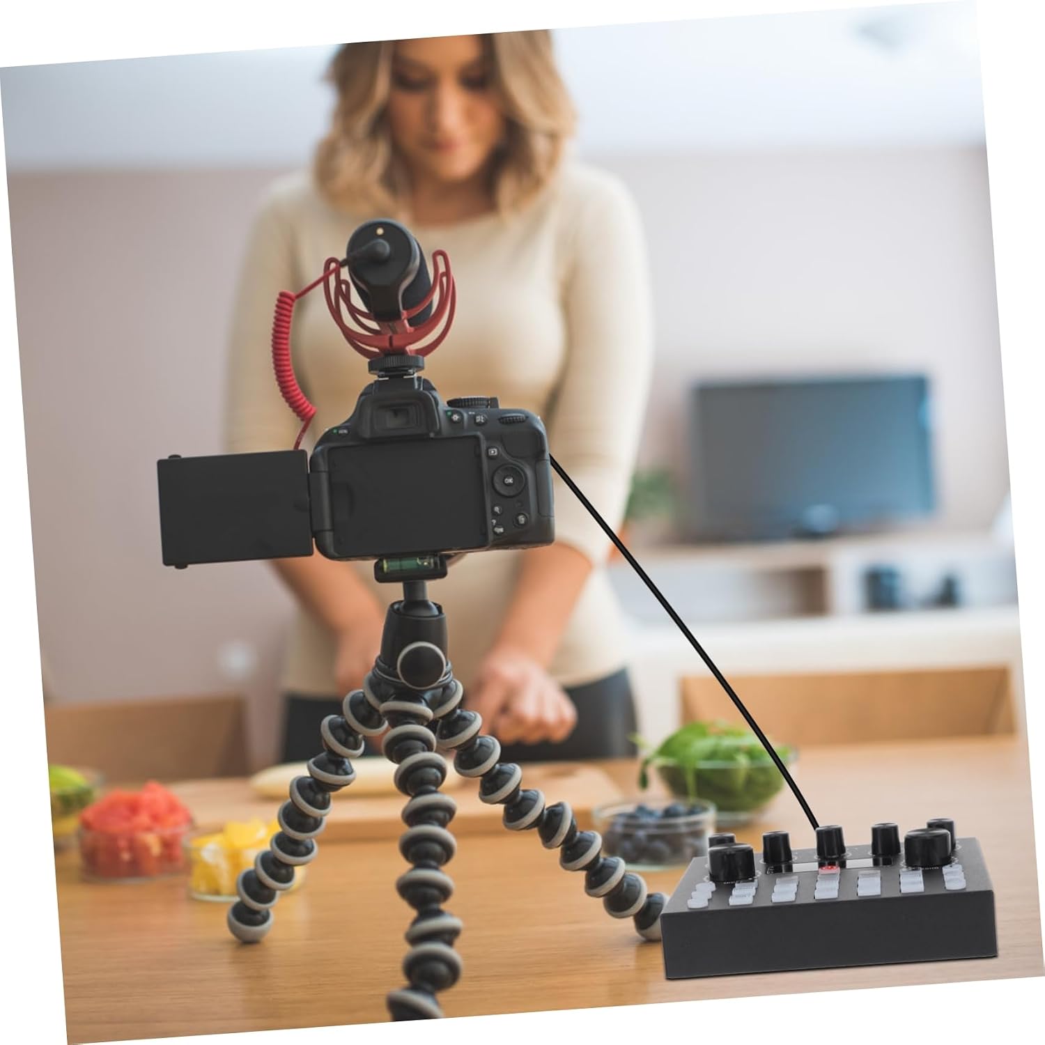 VICASKY Live Sound Card Voice Changer Led Effects for Mobile and Portable Mixer for Streaming Gaming and Online Singing Volume Auto Accompaniment Control