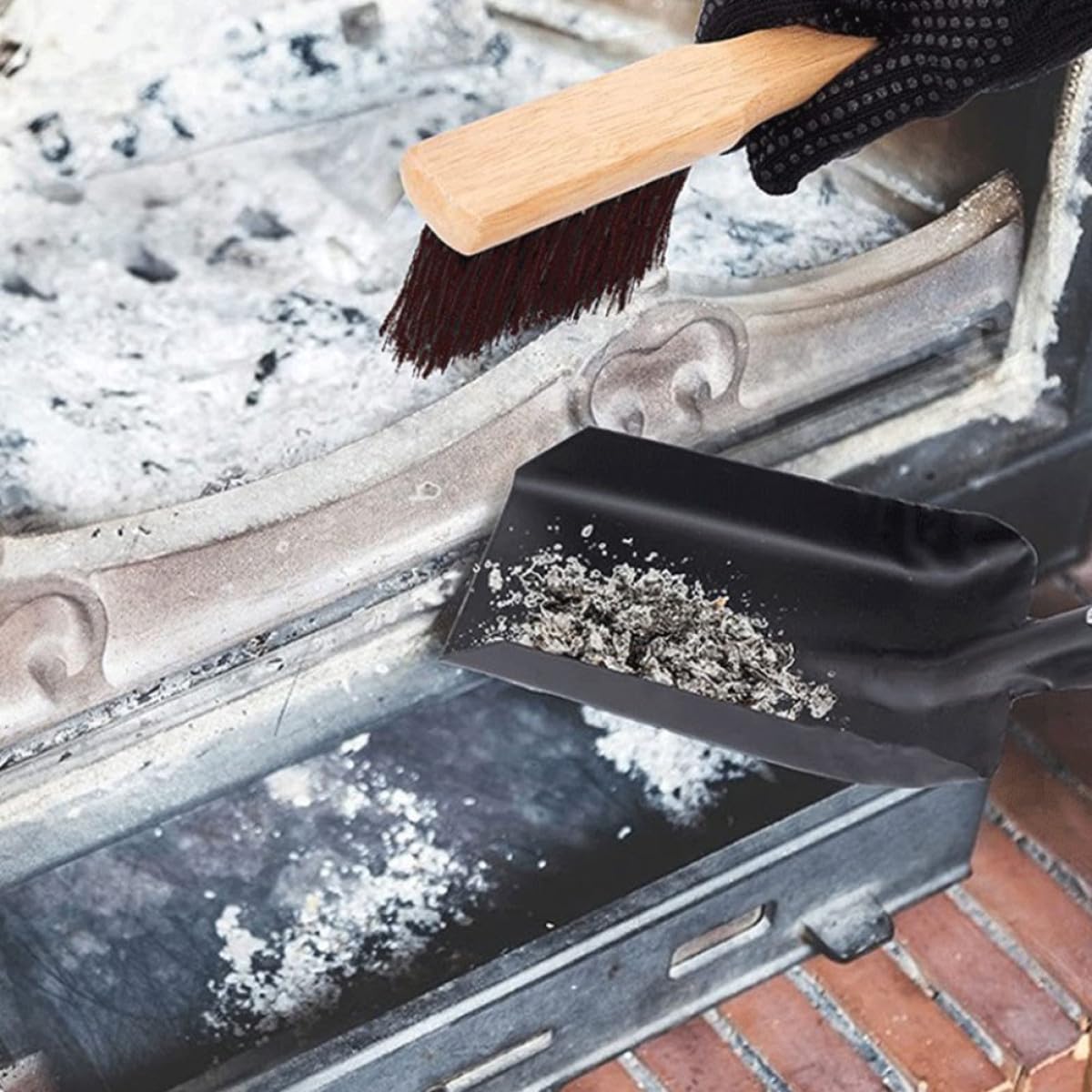 WOONEKY Accessori per la Pulizia del Focolare con Paletta e Scopa in Legno Guanti Silicone Isolanti Antiscottatura Attrezzi Legna Multifunzionali per Stufa e Caminetto Spazzola Durevole