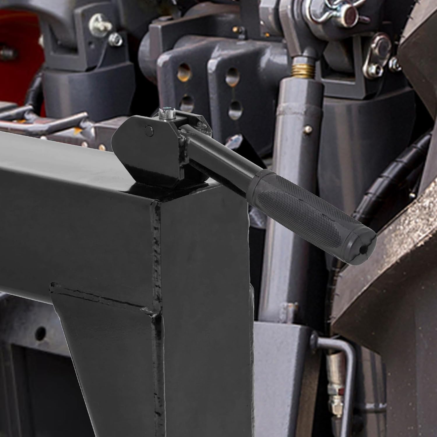 Close-up of the adjustable top hook on the Garvee 3-Point Quick Hitch