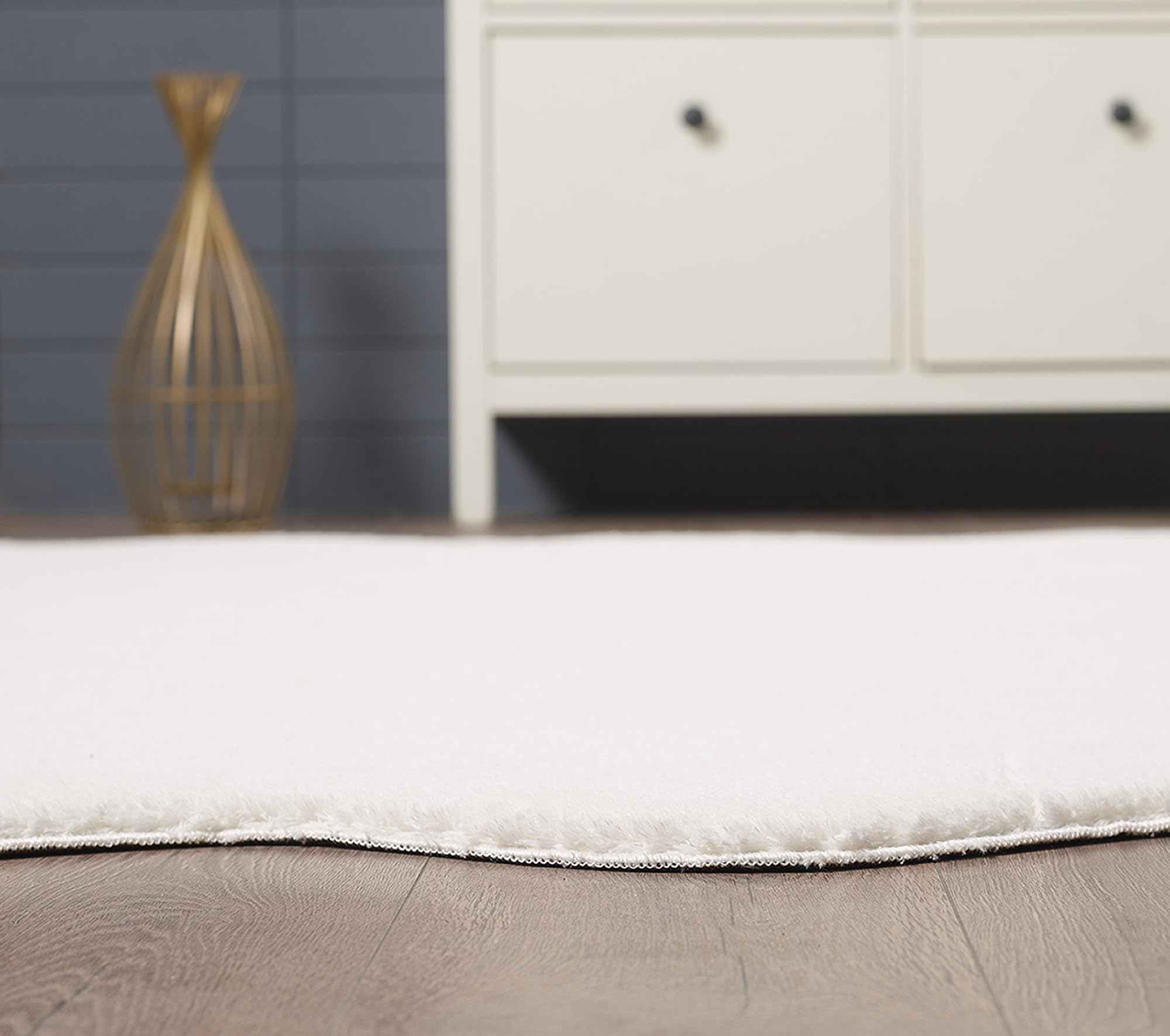 the carpet Lina Shape Scallop Alfombra, Piel sintética, Alfombra mullida, Base Antideslizante, Lavable, súper Suave, Crema, 160 x 220 cm