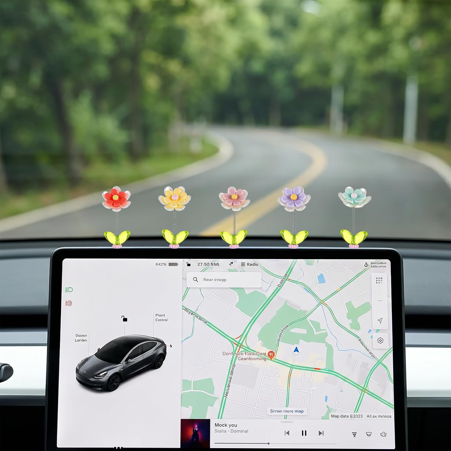5PCS Daisy Cute Car Decor, Rearview Mirror Accessories, Car Dashboard Accessories for Women, Spring Decorations, Funny Daisy Flower Resin Ornament for Interior Computer Desk Dashboard