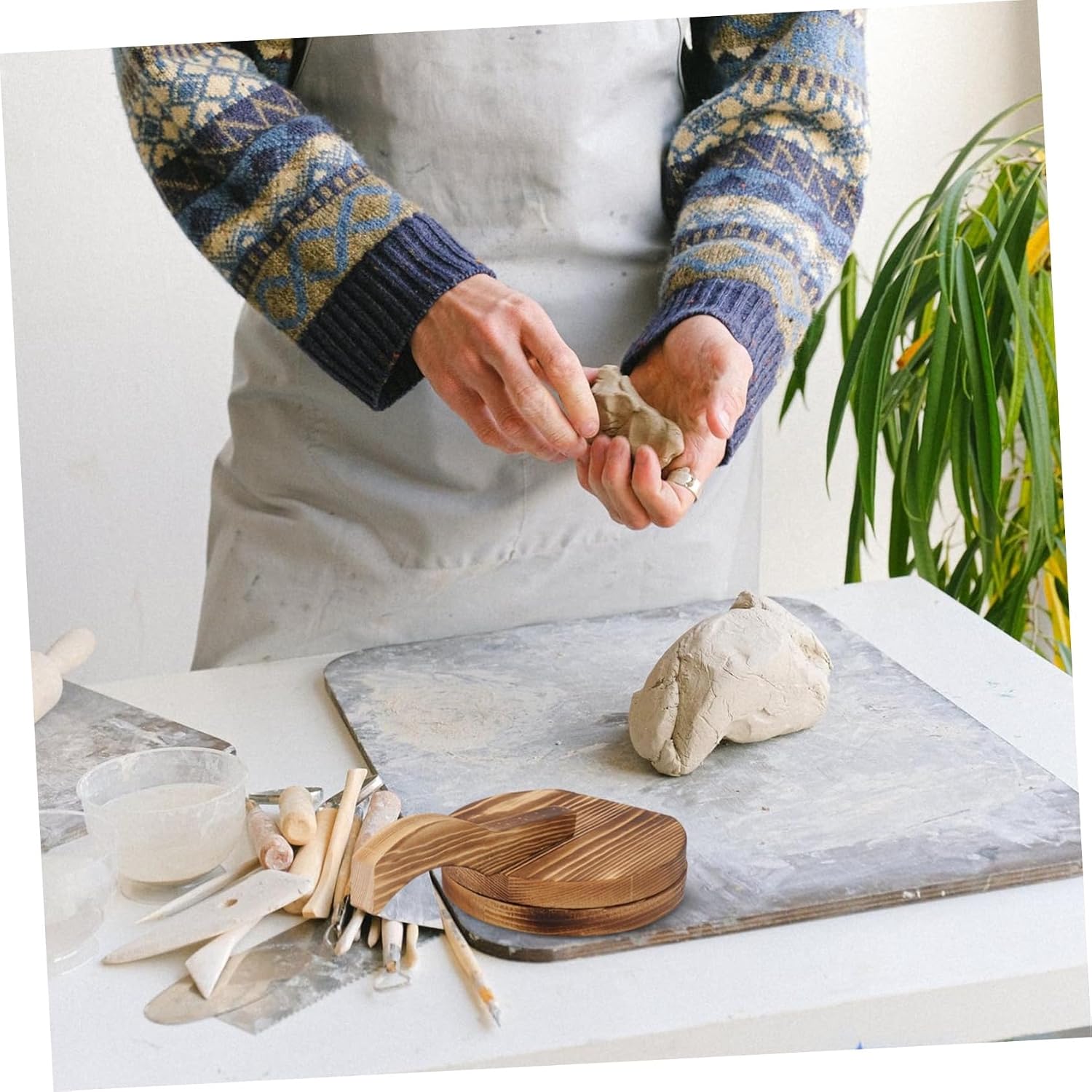 Wooden Dumpling Wrapper Mold Manual Press for Empanadas Pies More Non-slip Handle for Easy Use Kitchen Essential for Homemade Dumplings