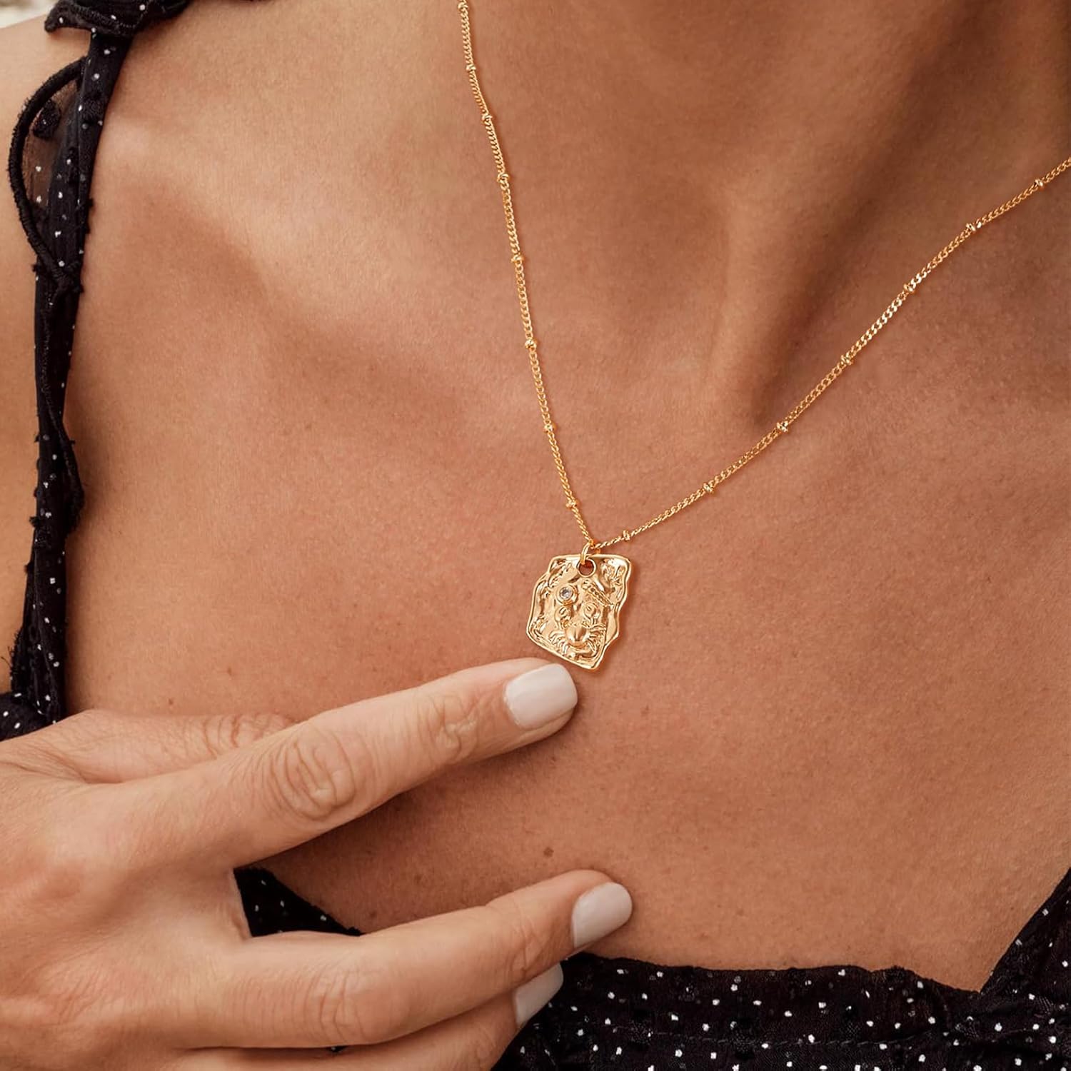 MEVECCO Dainty Gold Seashell Pendent Necklace Ocean Necklace for Women 18K Gold Plated Necklace Boho Handmade Summer Beach Necklace Jewelry - Image 3