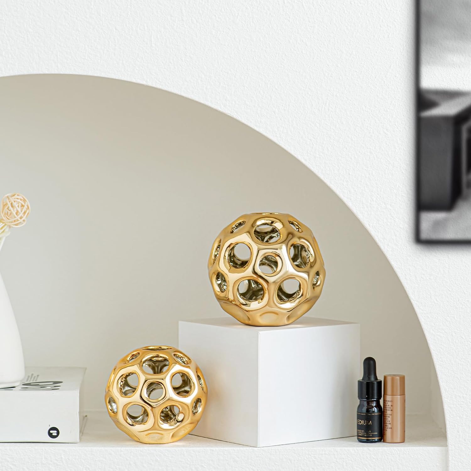 Gold Knot Orbs Decorative Objects, Modern Geometric Balls Centerpieces, Orb Knick Knacks Home Decor, Ceramic Coffee Table Sculptures for Living Room, Bedroom, Office Desktop, Bookshelf (Gold)