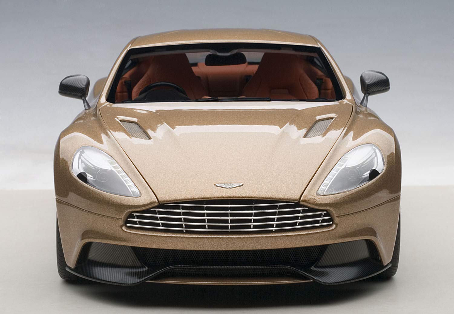 Amazon.co.jp: AUTOart 1/18 アストンマーチン ヴァンキッシュ 2015