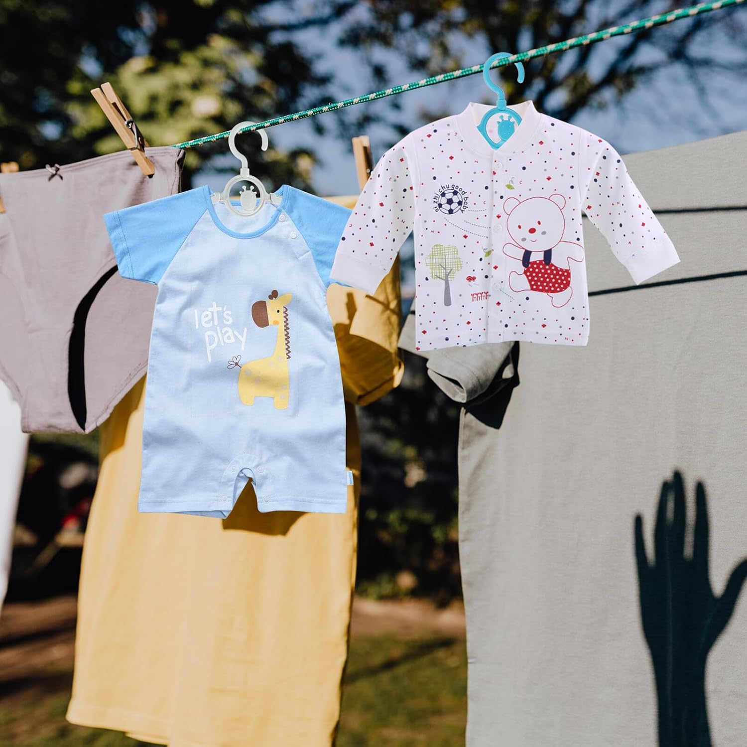 20pcs Clothing Hangers for Newborns, Plastic Closet Hangers with Non-Slip Design, Multi-Tone Collection for Clothes Organization