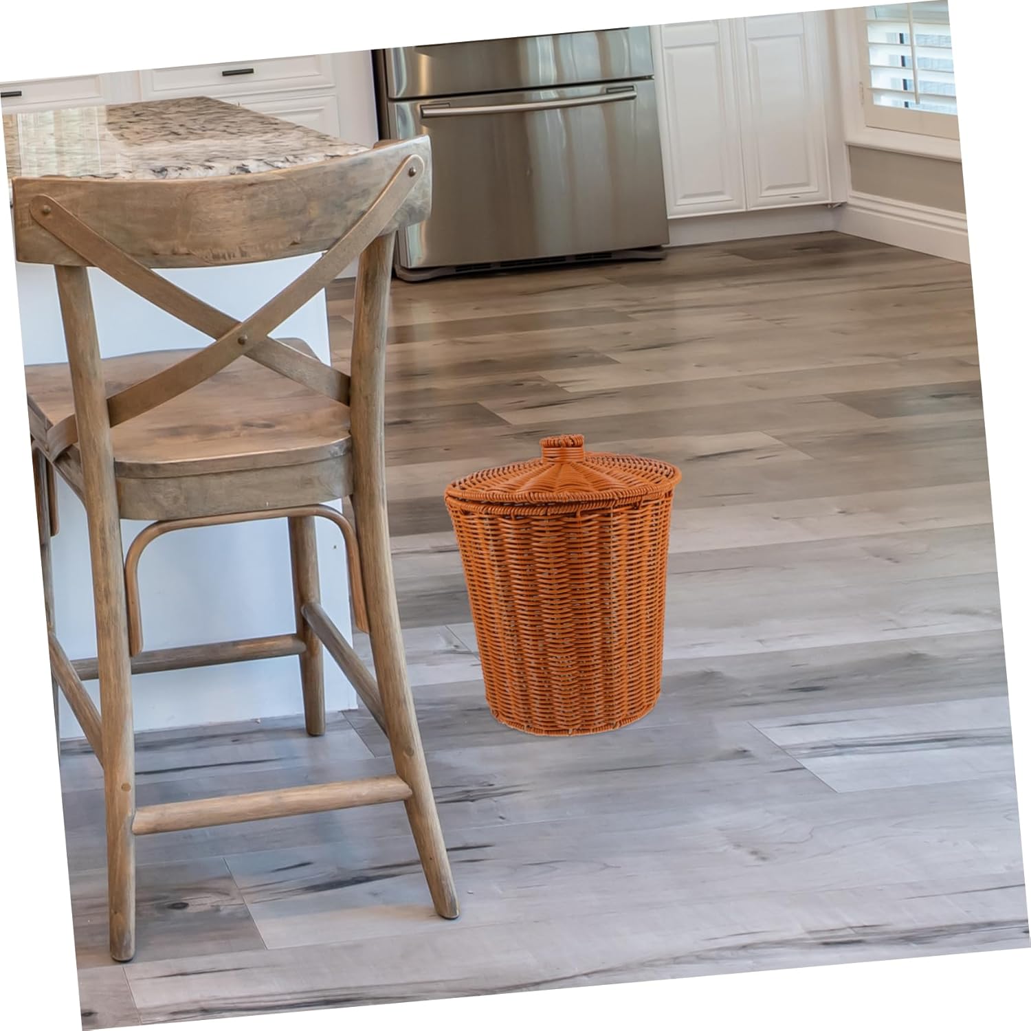 Yardwe Plastic woven wastebasket Storage Baskets with Lid Laundry Basket Paper Waste Garbage Container Bin for Home desktop Office rattan basket, Light Brown, 28x23.5cm (305EJ3419EAG)