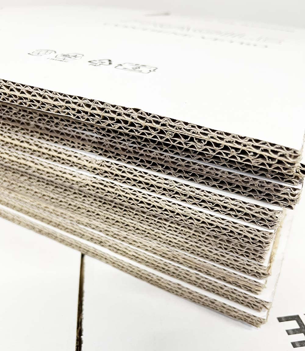 URSO STORE Versandboxen aus Karton Farbe weiß mit doppelter Welle sehr langlebig Verpackung für Versand Umzug (60 x 40 x 40 cm)