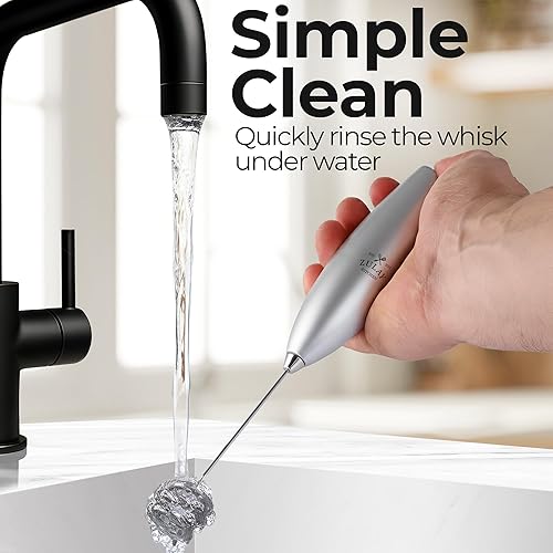 Vista 605 de Zulay Kitchen - Espumador de leche de mano con pilas AA Duracell: batidora de bebidas resistente para café, latte, capuchino y más, color aurora