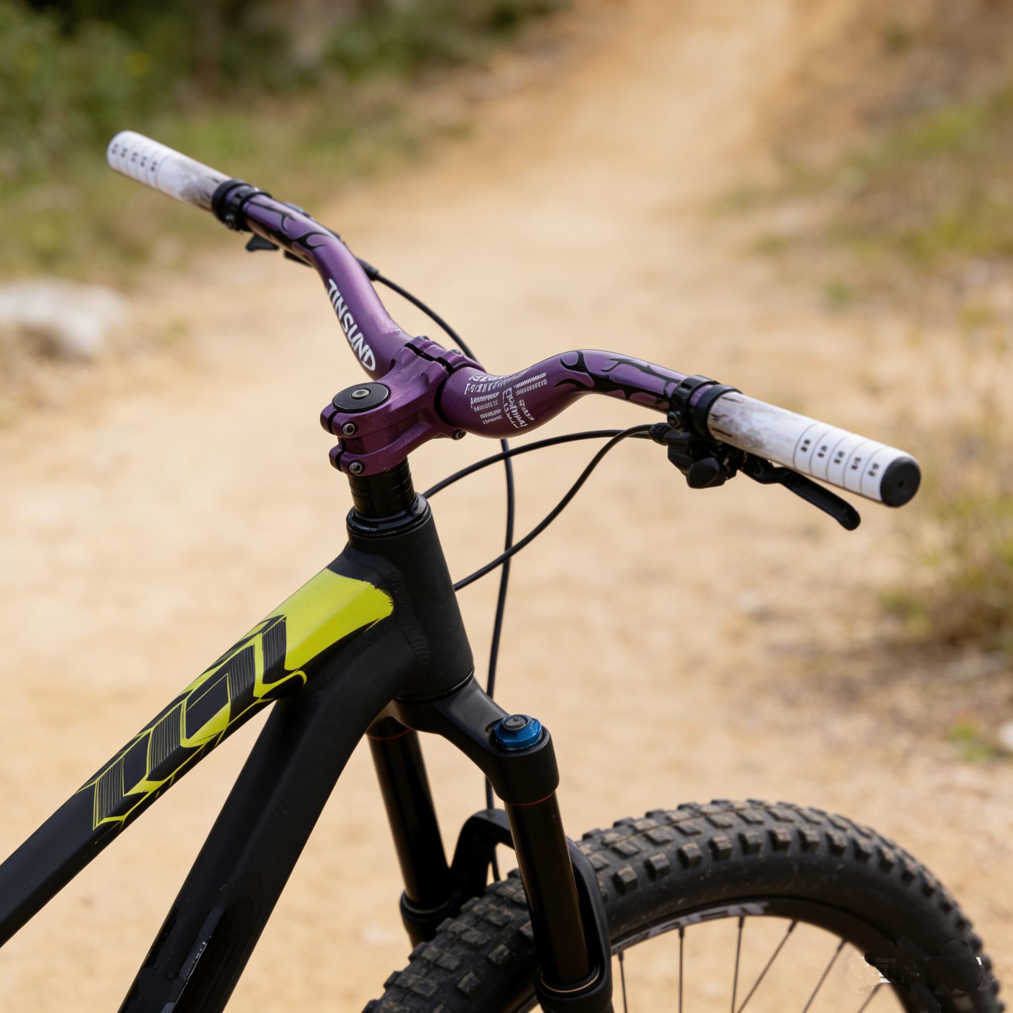 Manillar para bicicleta de montaña, color morado brillante, ligero, XC/DH, elevador de bicicleta de velocidad, 35 mm/50 mm, extralargo 720 mm/780 mm (negro y morado, 50-780)