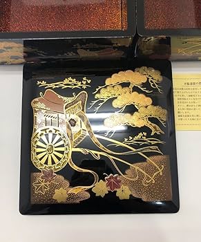 【新品未使用】漆塗りの重箱 2段 金の松 金の人力車 黒 朱色 漆器二段重 Amazon.co.jp: 漆塗りの重箱 2段 金の松 金の人力車 黒 朱色