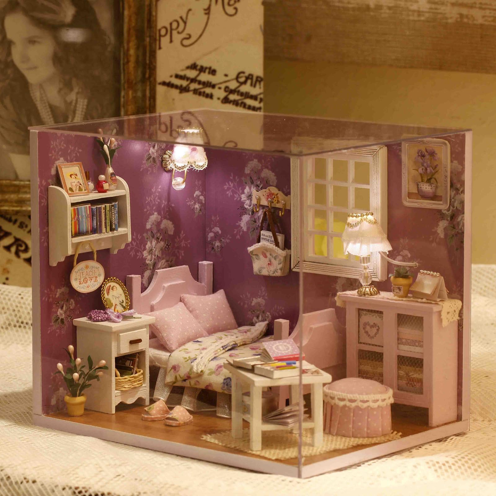 CUTEROOM Kit de maison miniature à faire soi-même - Mini pièces d'artisanat pour adultes avec lumières LED - Mini maison de poupée réaliste - Kit de construction de modèle de construction - Cadeau de