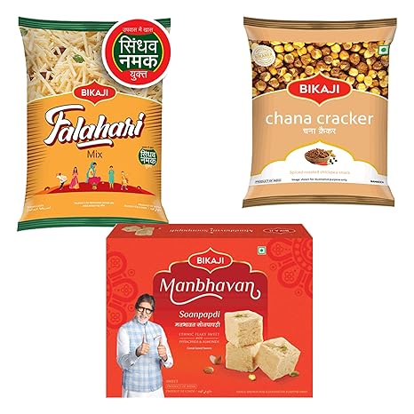 Bikaji Soan papdi manbhavan 500g & falhari mix 200g & roasted chana cracker 200g | Indian Sweet & Savory Snack Combo | 900g (31.74oz) Gift Pack