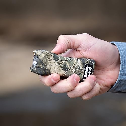 Miniatura 8 de SABRE Realtree Edge - Pistola paralizante 2 en 1 con linterna y funda para cinturón, emite 1.60 potentes microculombos inductores de dolor (µC),