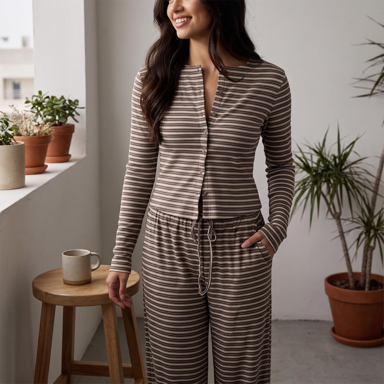 Generisch Zweiteiliges gestreiftes Loungewear-Set für Damen mit Knopfleiste