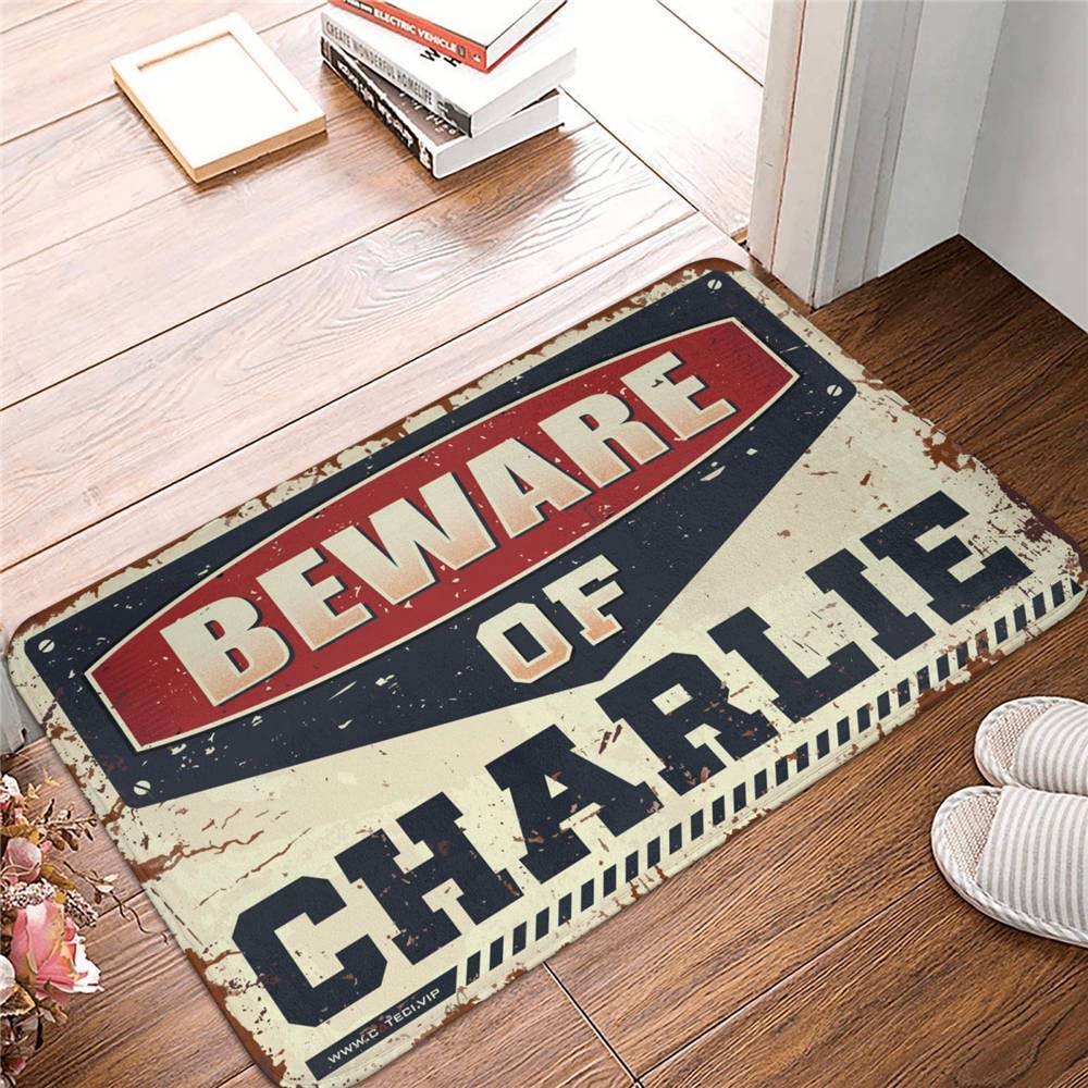 Tapis d'entrée d'automne humour Beware Of Charlie pour maison propre