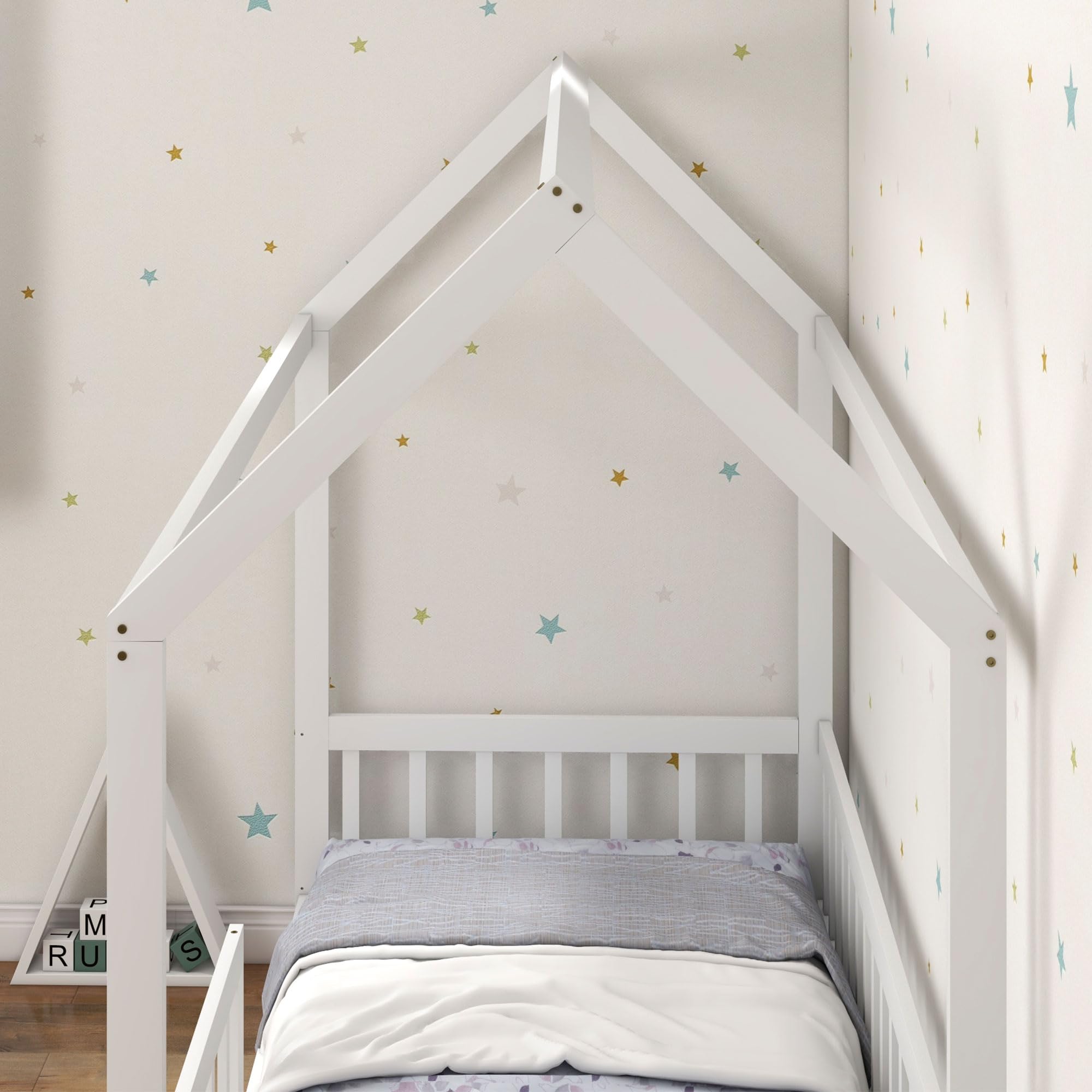 HOMCOM Letto Montessori per bambini a Casetta, 90x190 cm Letto per Bambini a Forma di Casa con 15 Doghe, Struttura in Legno di Pino e Barriere di Protezione per Cameretta, Bianco