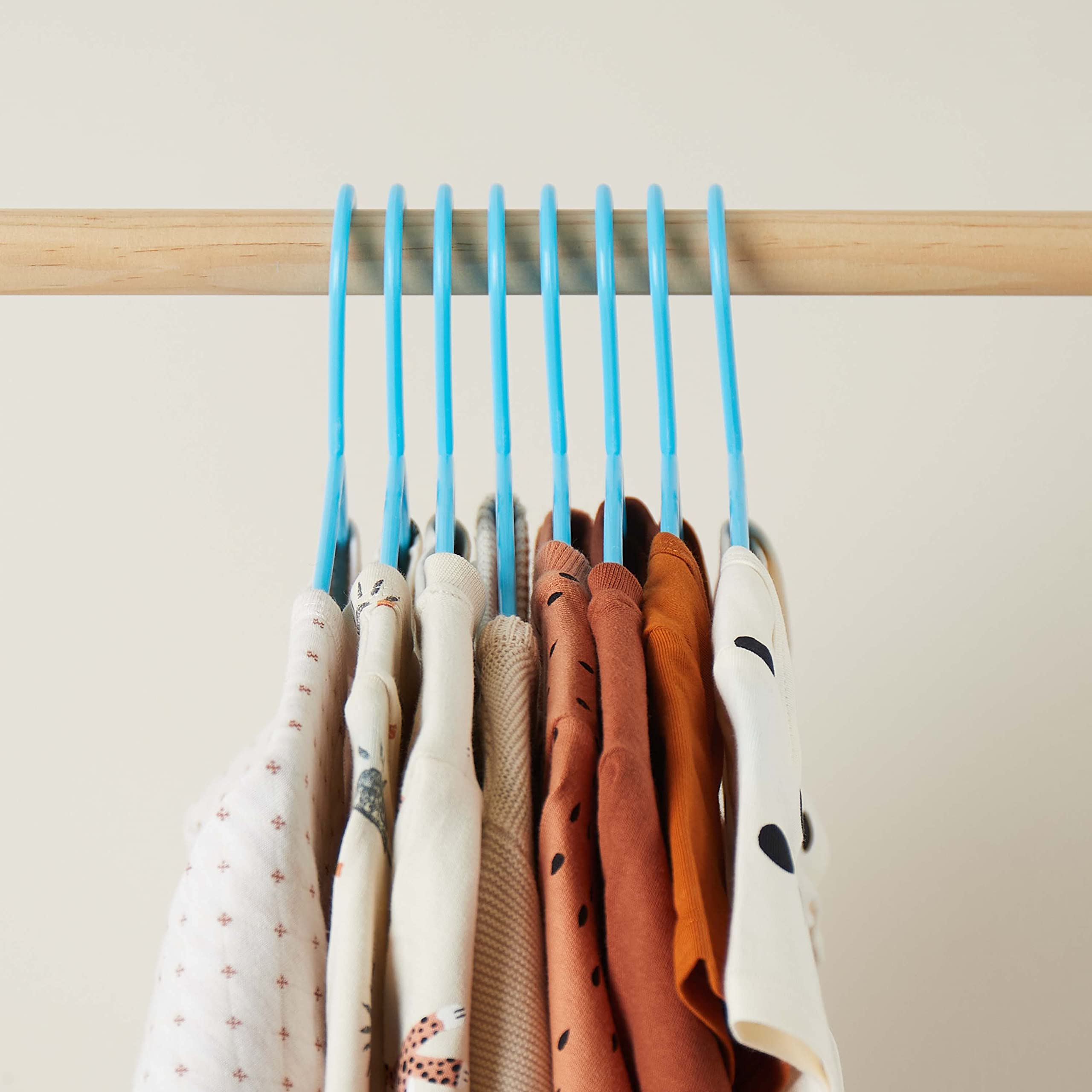 32 Appendini Per Bambini Bieco Blu - Grucce Neonato In Plastica Con Barra Pantaloni E Gancio Anello