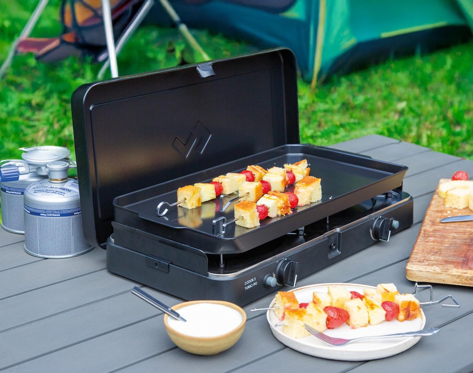CADAC 2 Cook Turbo FFD - Hornillo de Camping con Flame Failure Device | Plancha - 30 mbar - 2 Quemadores Turbo, Encendido Automático & Cortavientos - Para Interior y Exterior