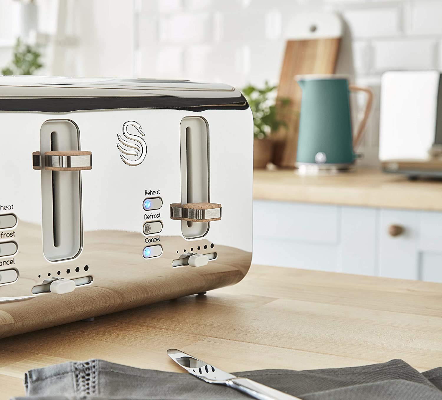 Swan Nordic Set Desayuno Bouilloire sans fil 1,7 L 2200 W, grille-pain large fente 4 tranches, 3 fonctions, design moderne, effet bois, vert