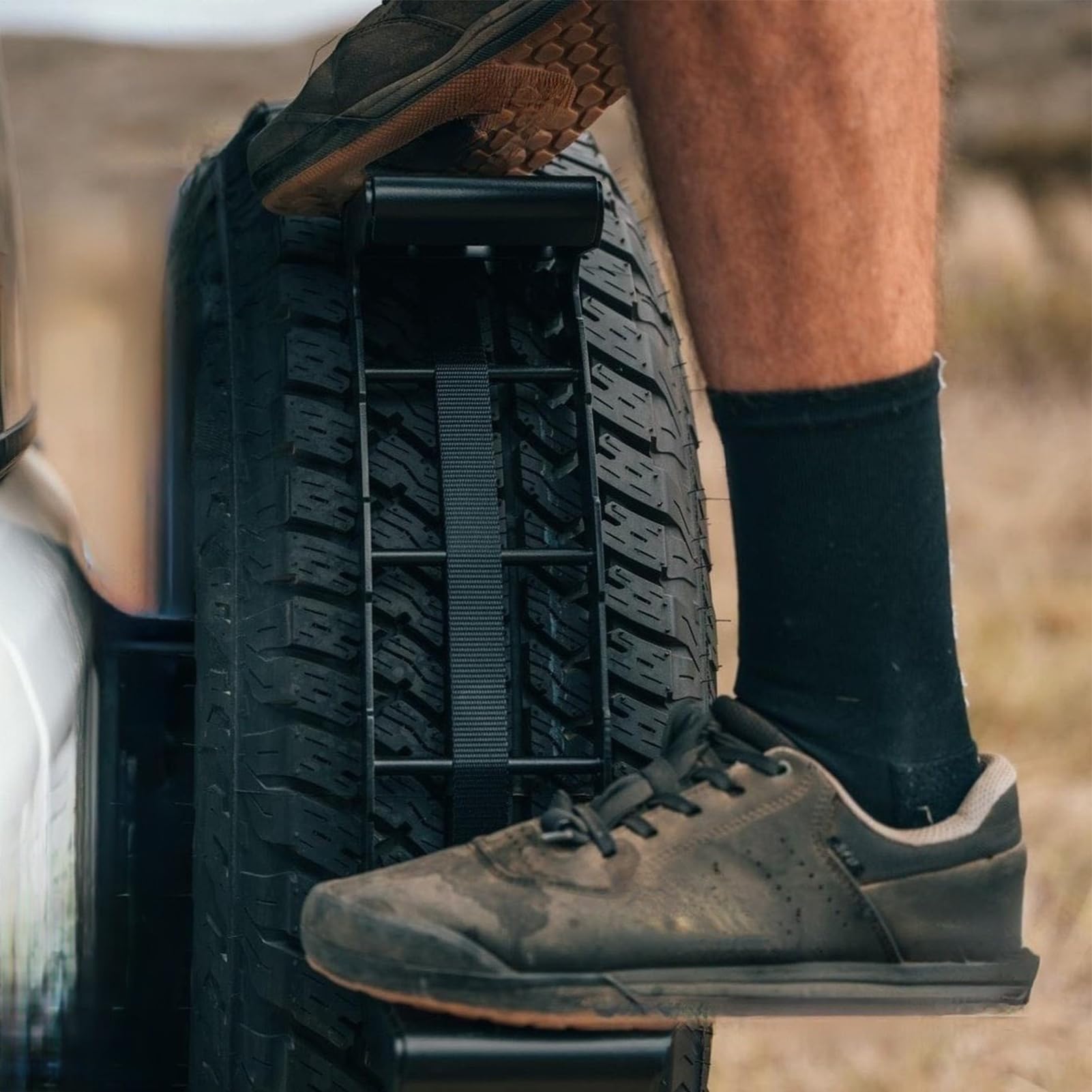 Escalones para neumáticos de camión – Escalera antideslizante para portón trasero | Escalera ajustable resistente para SUV | Actualizaciones de escalones de neumáticos para techo | Escalones de rueda