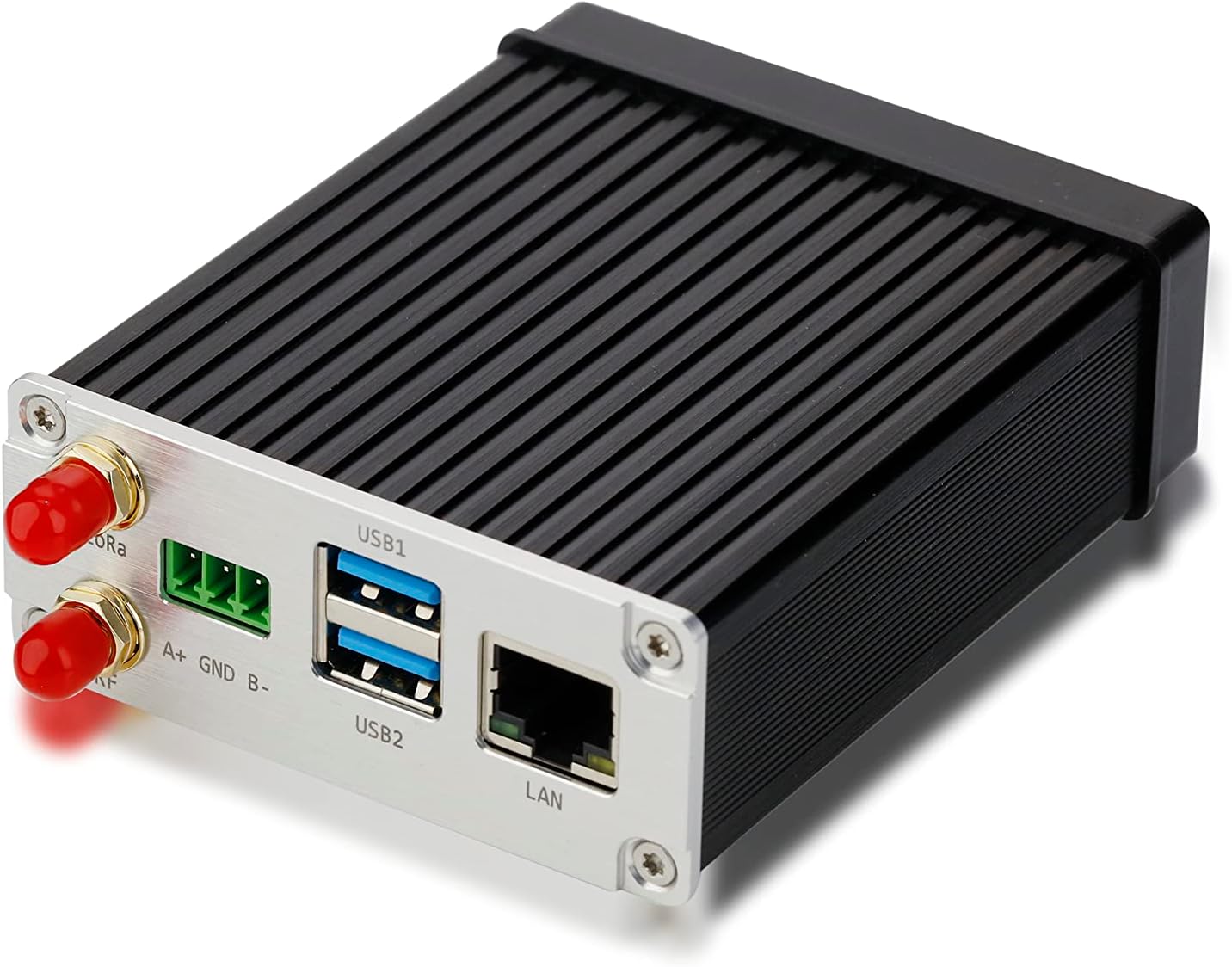Pannello posteriore del COTX-X3 che mostra le porte USB, la porta LAN e i connettori dell'antenna LoRa