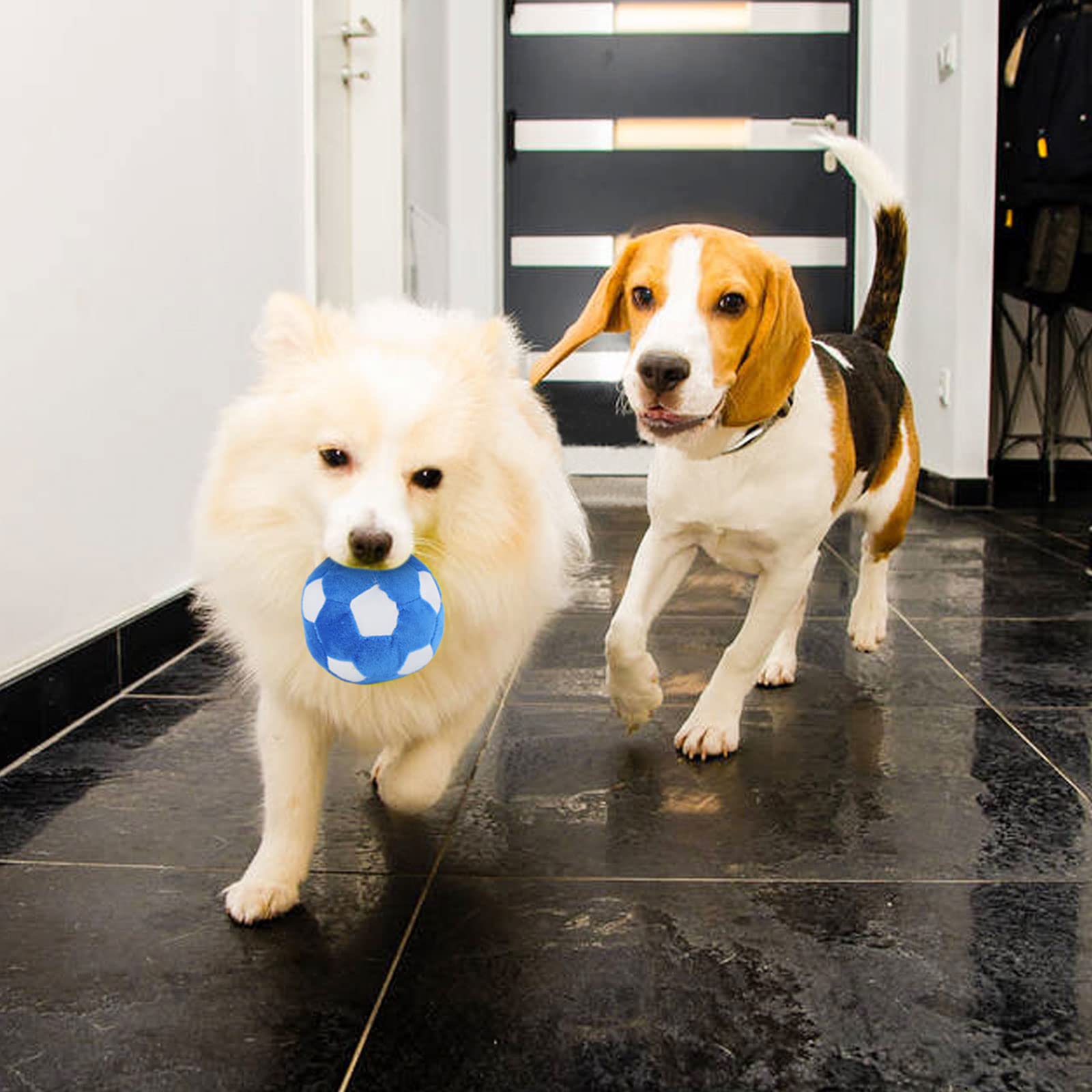 Pelotas de juguete para perros, balón de fútbol de felpa masticable para perros, pelota suave chirriante rellena de juguete esponjoso y duradero para interiores y exteriores, cumpleaños para