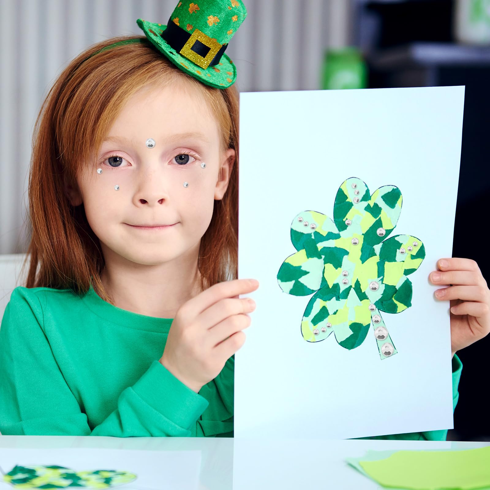 Ouligay 4 arkusze samoprzylepnych naklejek na twarz, cyrkonie na twarz, kamienie strasu dla kobiet, mini diamentowe klejnoty naklejki na nos, oczy, klejnoty twarzy, festiwal, Halloween, makijaż, 4