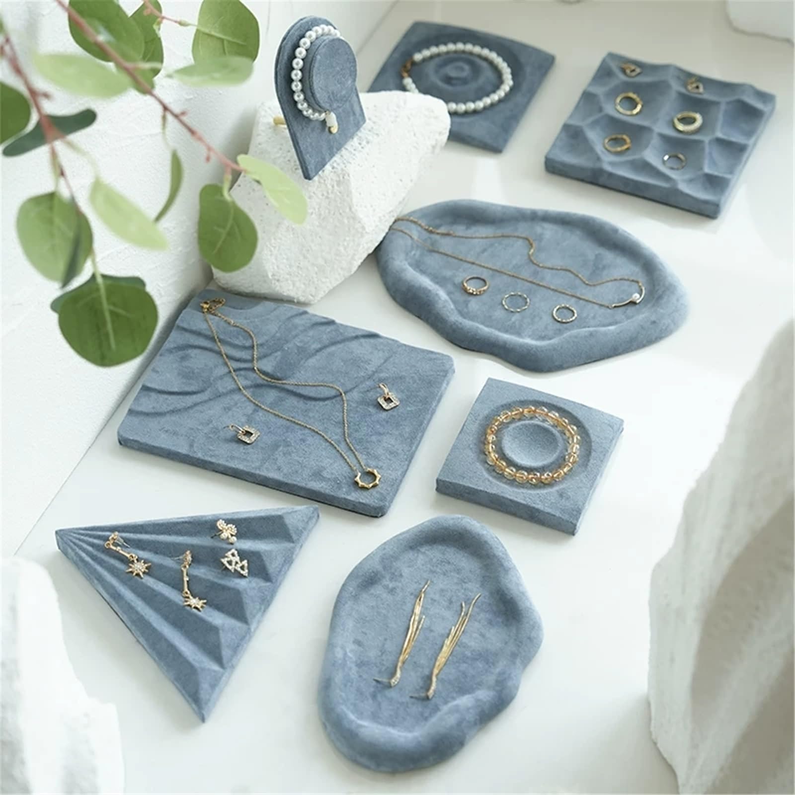 Stojak na biżuterię 8 Piece Multi Shape Velvet Jewelry Display Stand Set Stojak na naszyjnik