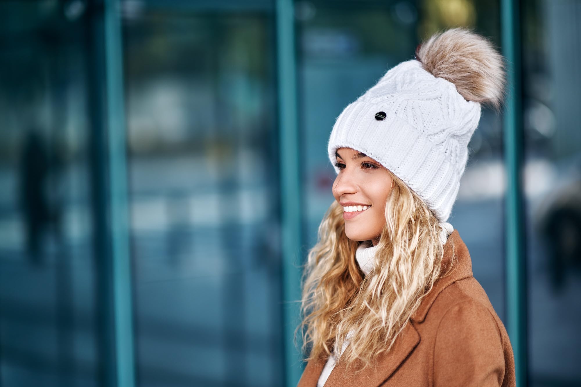 ELIMELI 19531 Bonnet d'hiver chaud en tricot avec pompon pour femme pour l'hiver Fabriqué dans l'UE Couleurs au choix, Gris foncé - Ensemble avec écharpe, taille unique