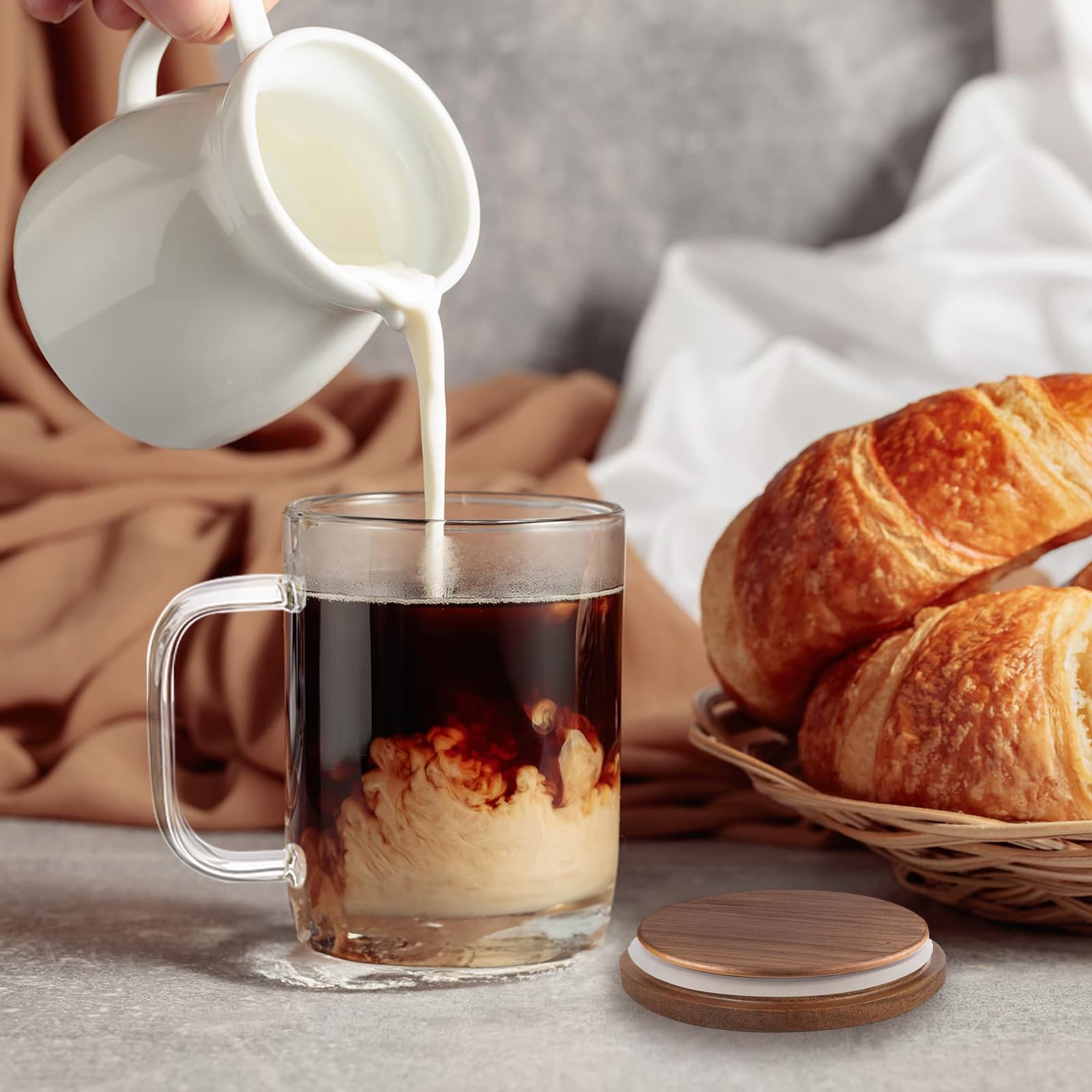 Tazas de café de vidrio, tazas de café de vidrio con tapa de madera de acacia de 20 onzas, juego de 2, taza de café grande con asas, aptas para microondas y lavavajillas, tazas de café de
