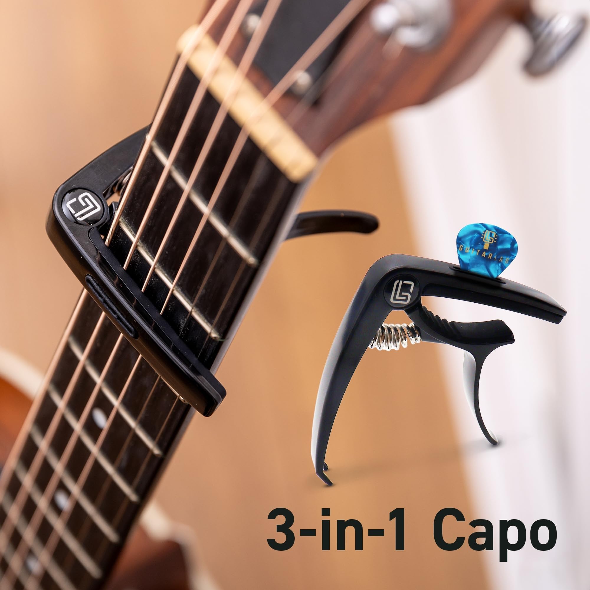 Guitar Lab Gitarrenzubehör-Set – Hochwertige Metallbox mit Gitarrengurt, Kapodaster, Clip-On E-Gitarren-Stimmgerät und Plektren, Akustik, Bass,