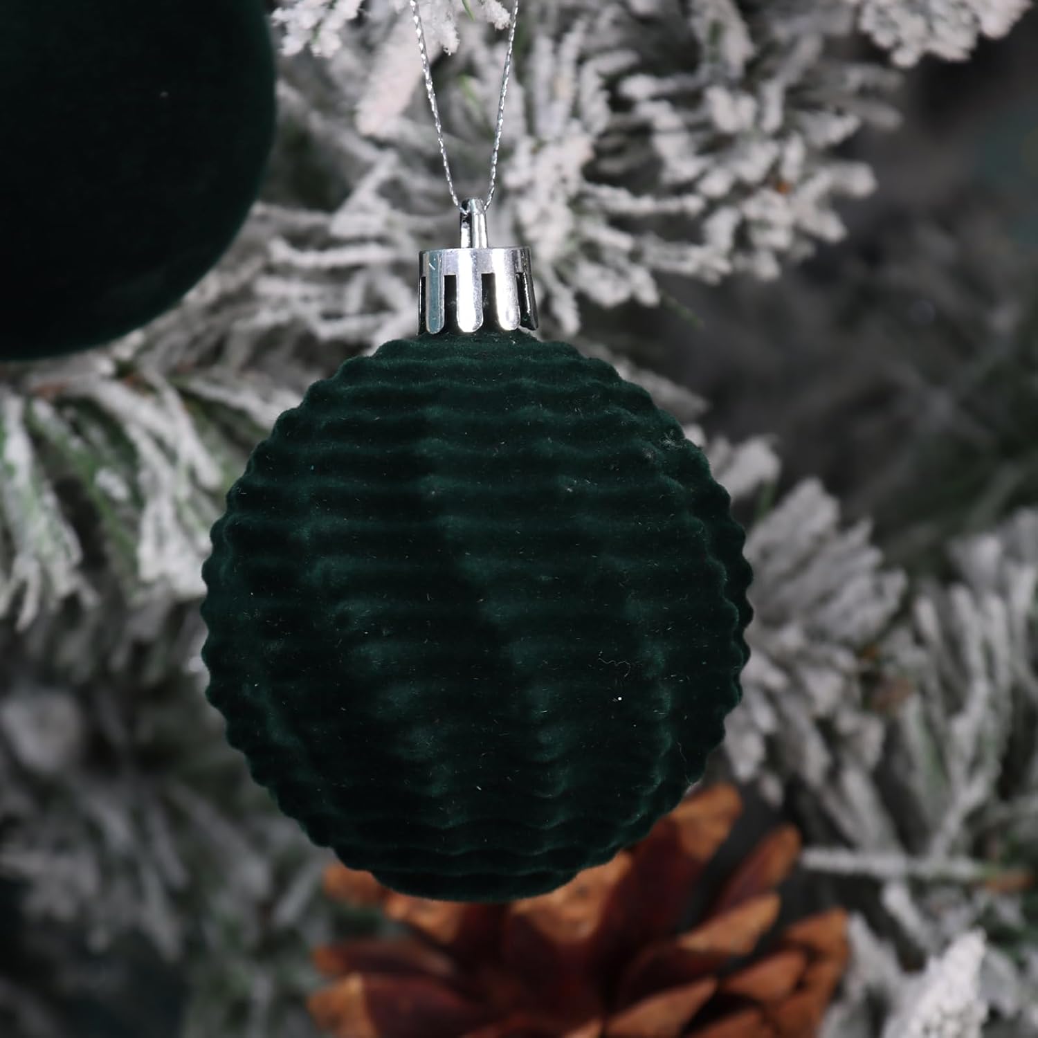 100 Pcs Christmas Velvet Balls Set, Christmas Balls Decorations, Flocked Hanging Ornaments for Xmas Tree Wedding Anniversary Party (Dark Green)