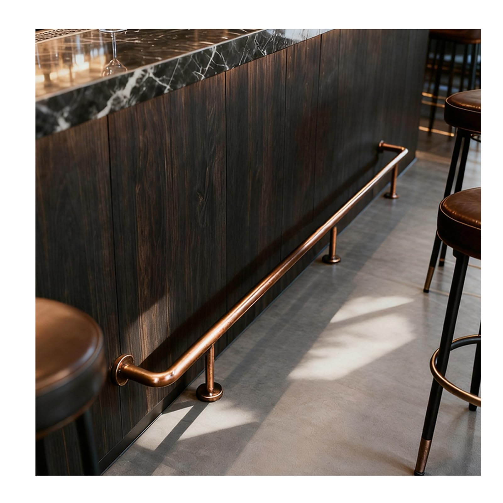 Rail de pied pour îlot de cuisine créez une ambiance bistrot conviviale