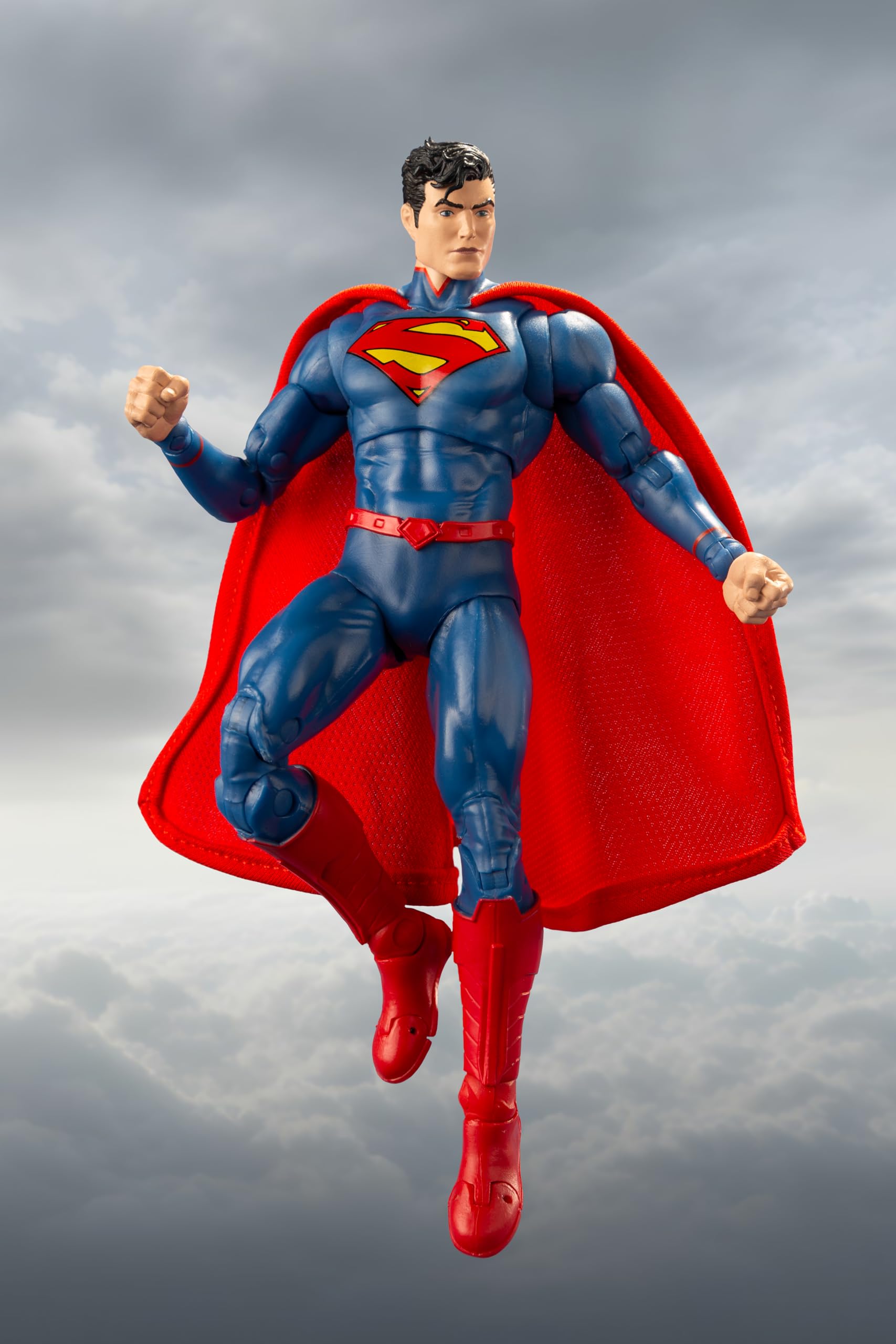 DC Multiverse Superman (nowa 52) złota etykieta dekoracyjna (17,8 cm)