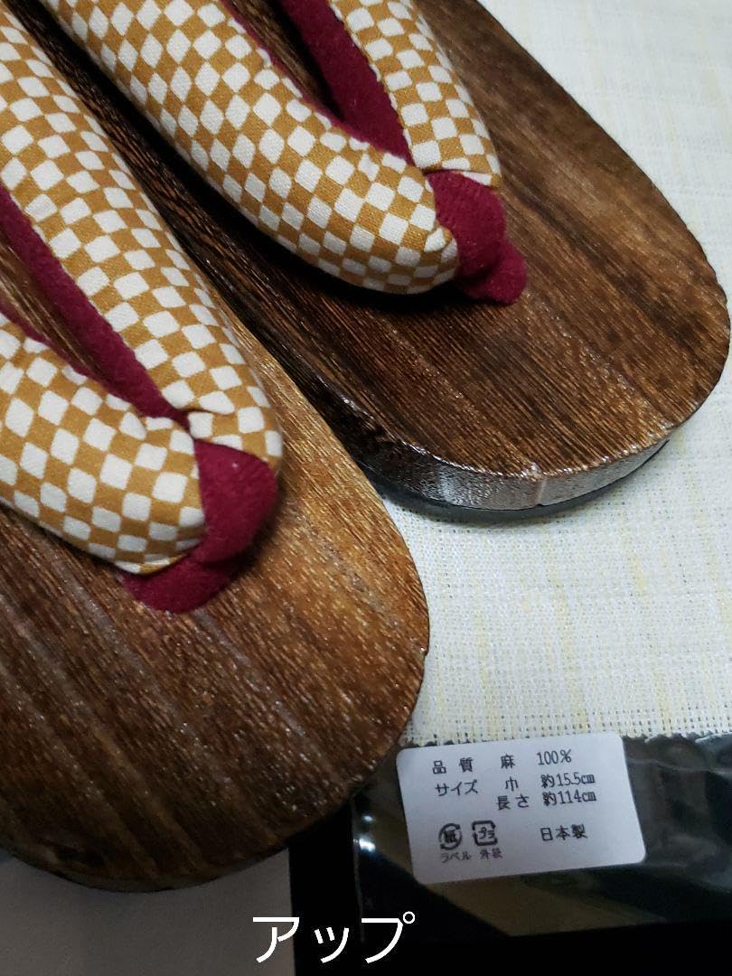 オール新品■ワンランク上着物風七宝模様浴衣，高級半幅帯，帯留め，桐下駄６点セット 綿絽浴衣 単品 七宝風 幾何学 紺 ネイビー オフ白 古典柄 モダン