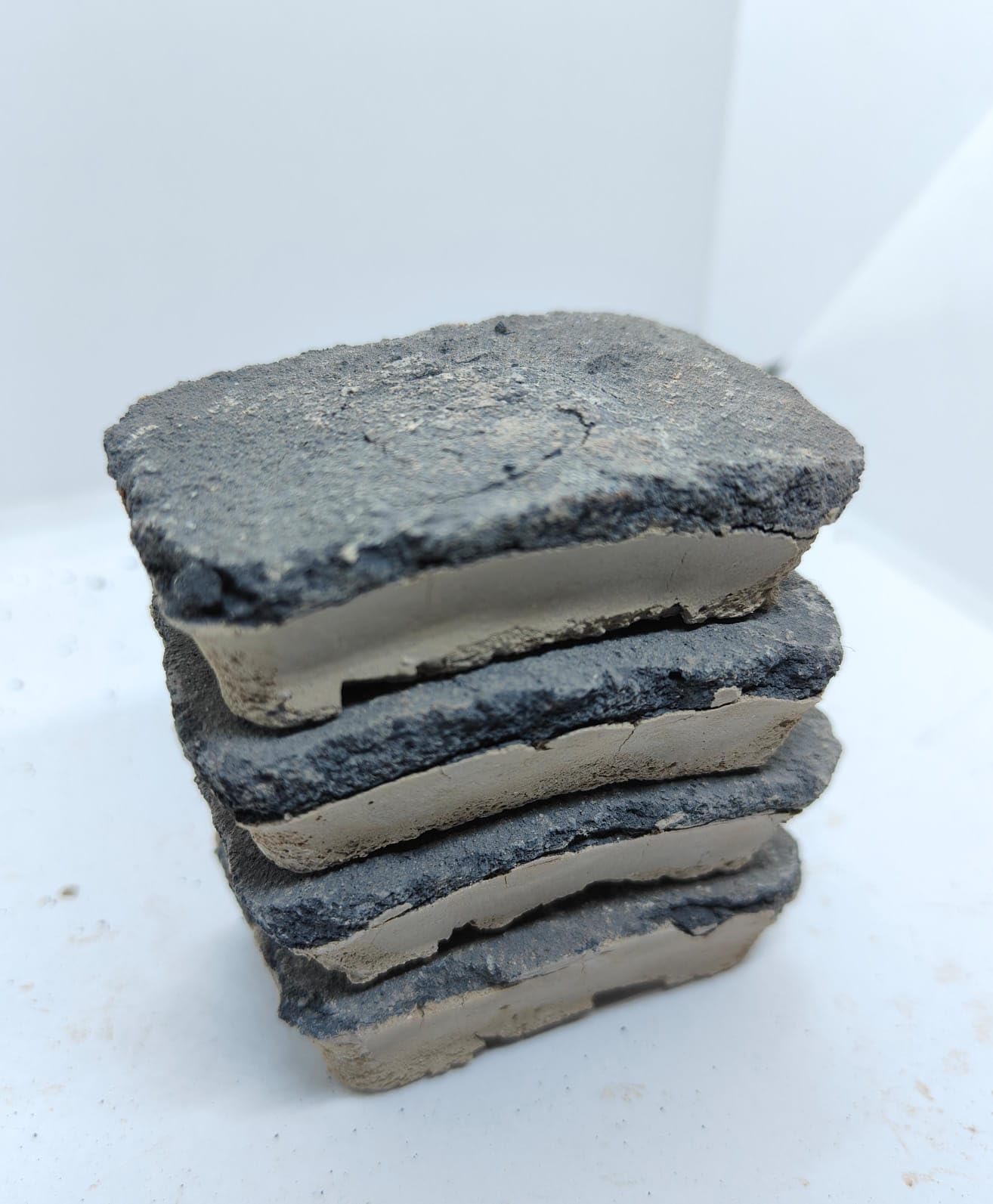 Red Nakumat and Black Hall Layered Clay 200 GMS