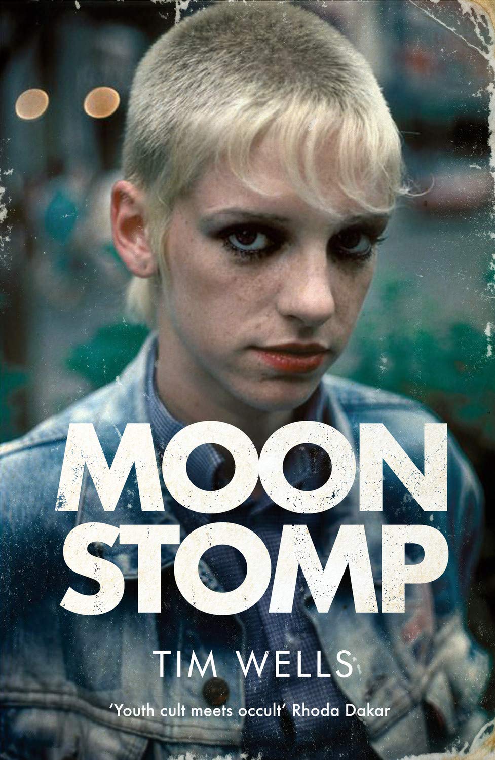 Moonstomp: Tim Wells: 9781789650457: Amazon.com: Books