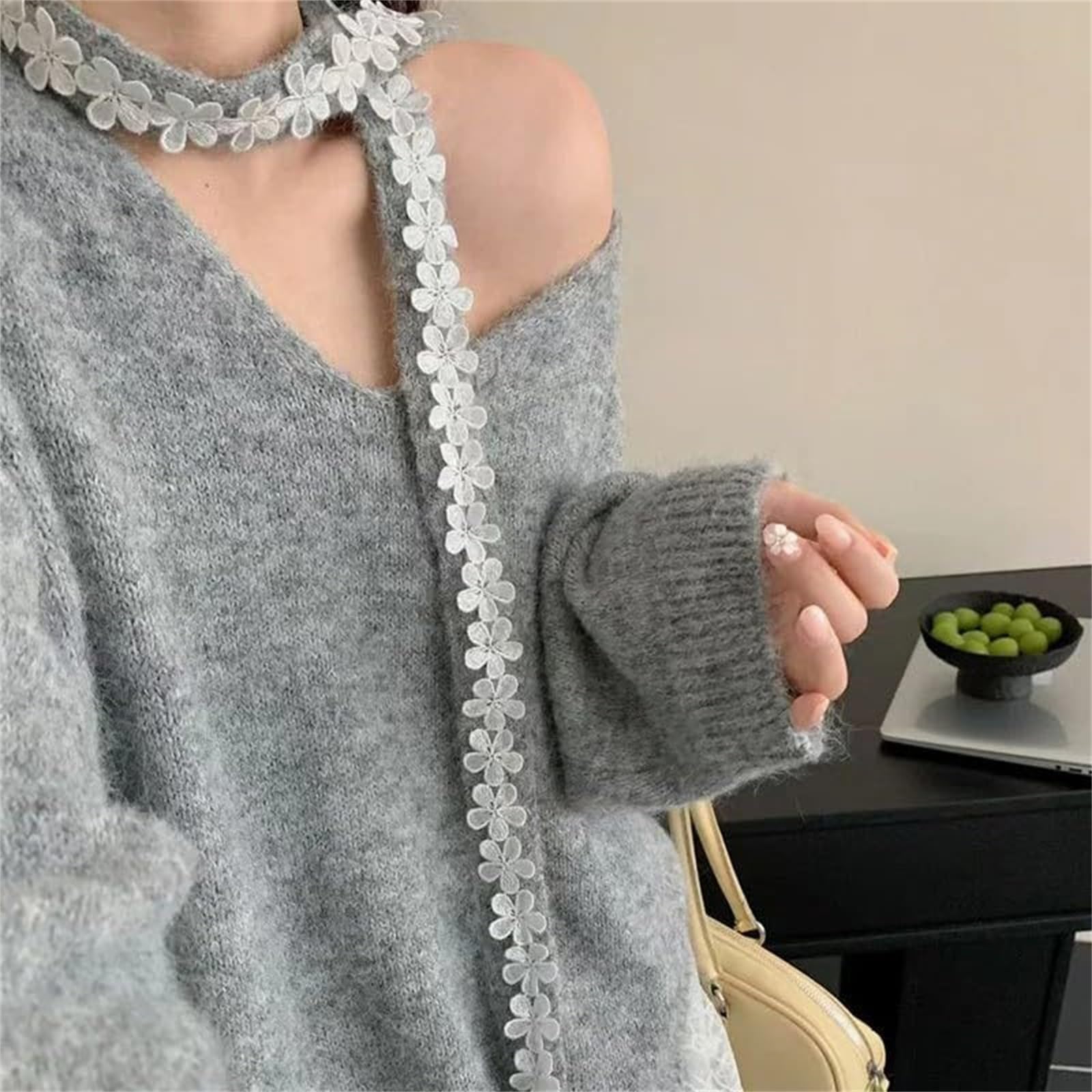 Elegante conjunto de suéter de punto y falda larga para temporada otoño invierno atuendo informal femenino