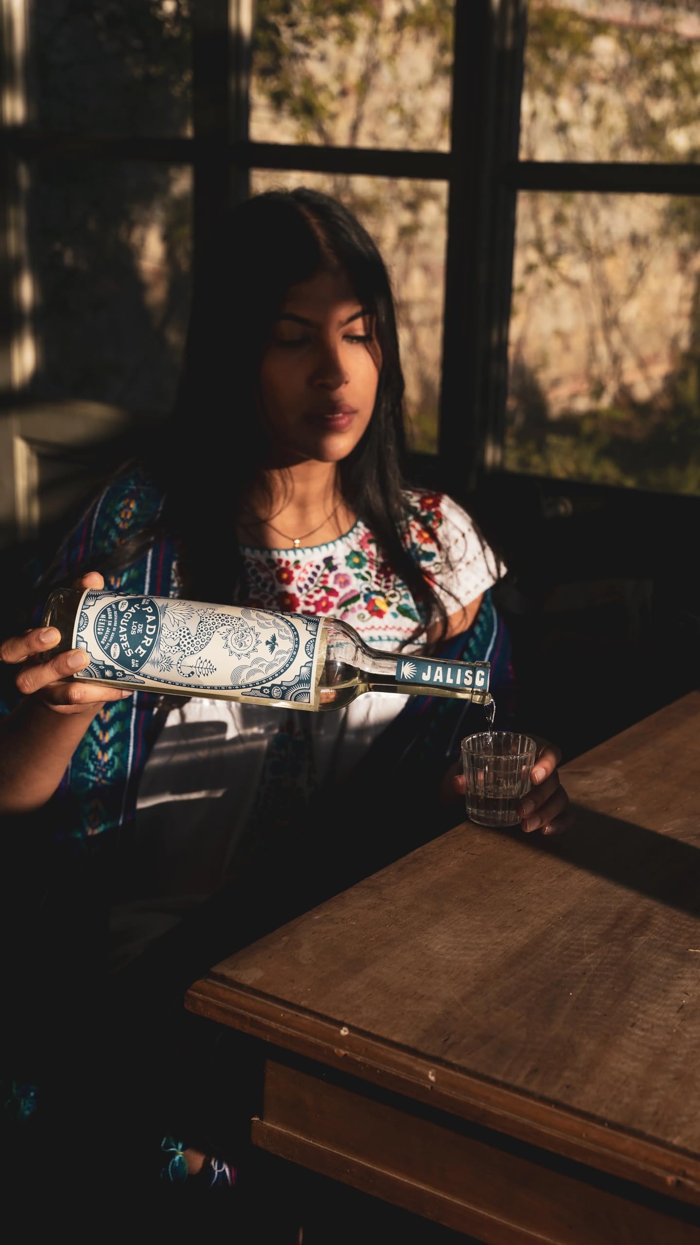 Padre de los Jaguares – Tequila Artigianale Premium di Agave Azul | Distillato di Terroir da Jalisco | Note Fruttate, Speziate e di Marzapane | Spirits Messicano | 70 cl, 40% vol.