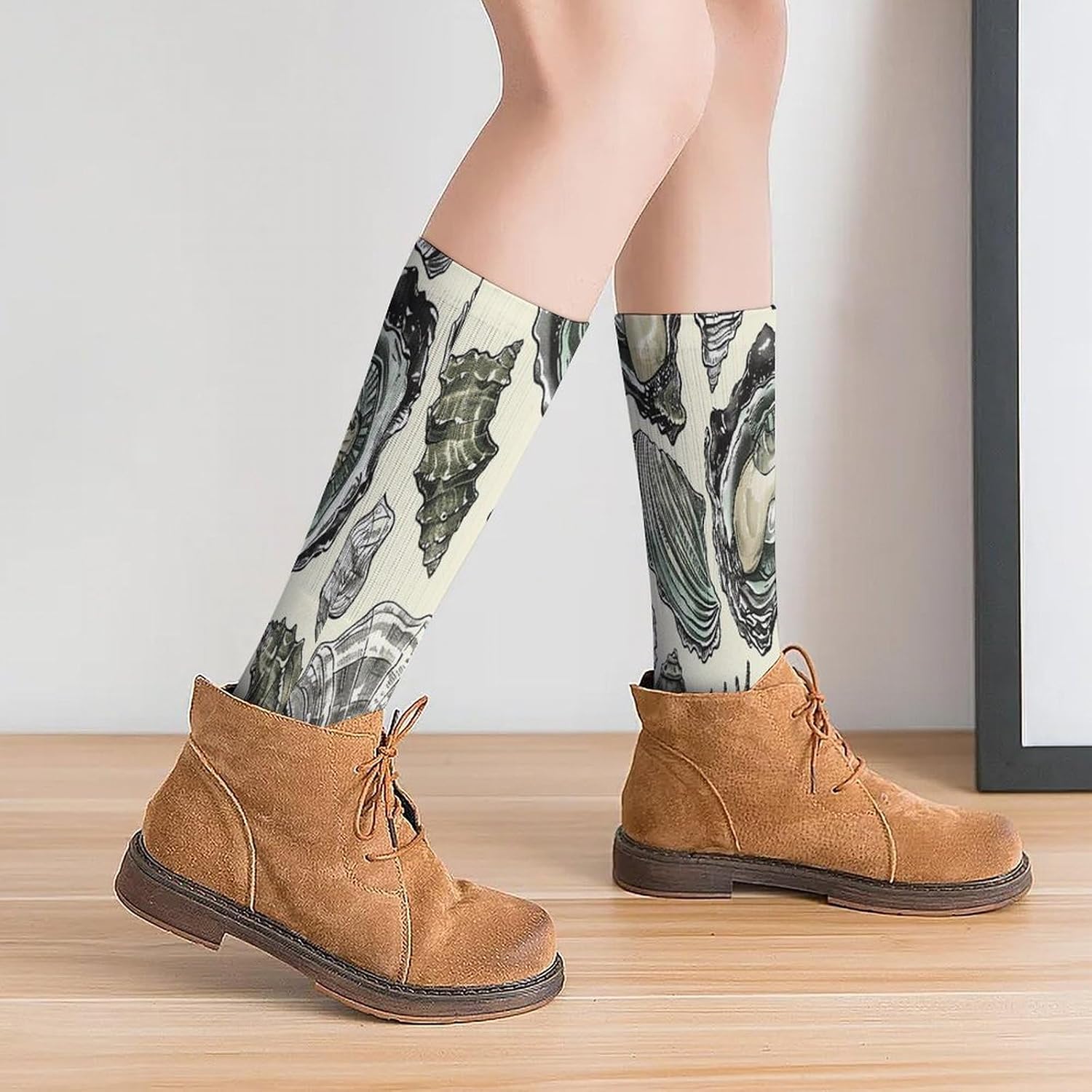 Oysters And Shells Crew Socks Casual Breathable Calf Socks | Cushion Running Athletic Socks Long Performance Breathable Sports Socks for Women Men