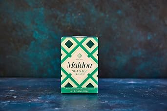 Maldon Salt, Sea Salt Flakes, 8.5 oz (240 g), Kosher, Natural, Unique Gourmet Pyramid Shaped Salt Flakes, Perfect for a Wide Range of Dishes, Hand-Harvested for Four Generations (Packaging May vary)