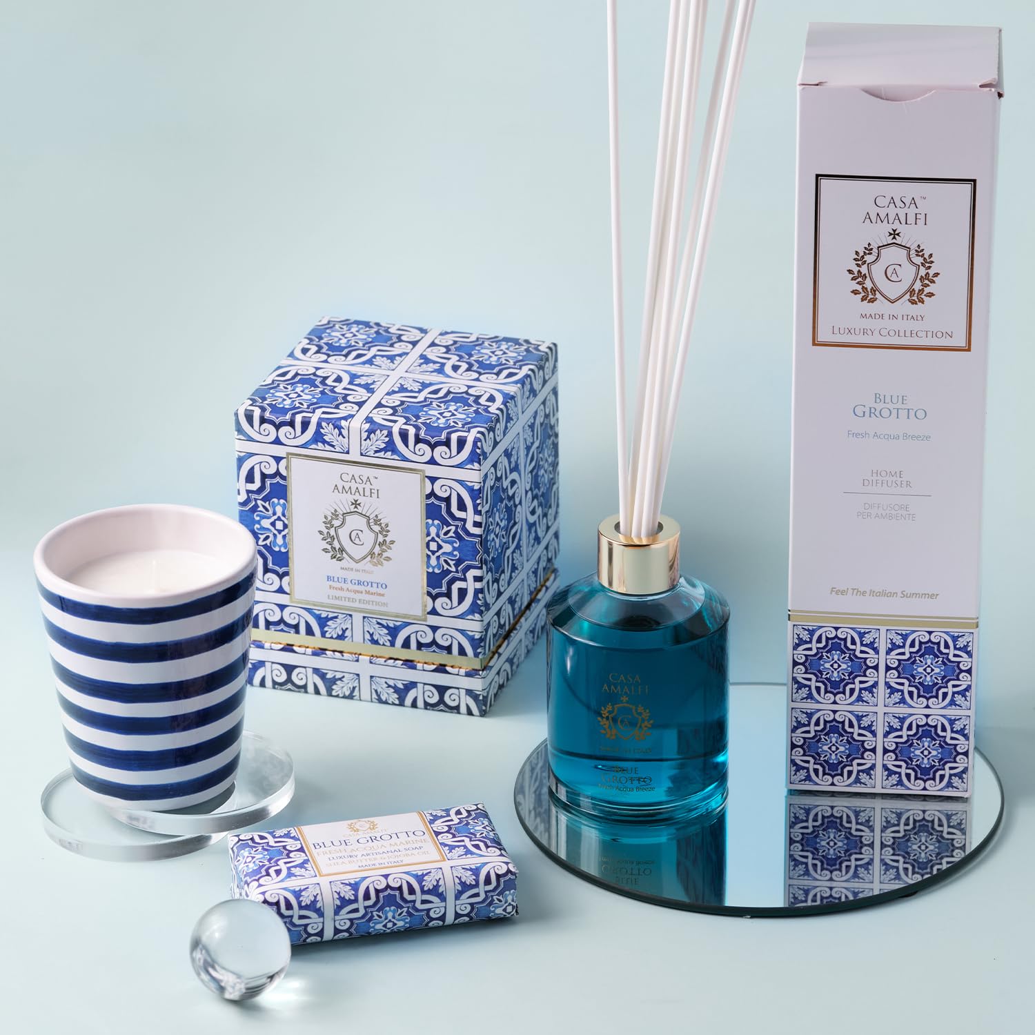Casa Amalfi - Duftkerze aus Keramik Blue Grotto - Handbemalt - Made in Italy - 40-50 Brennstunden
