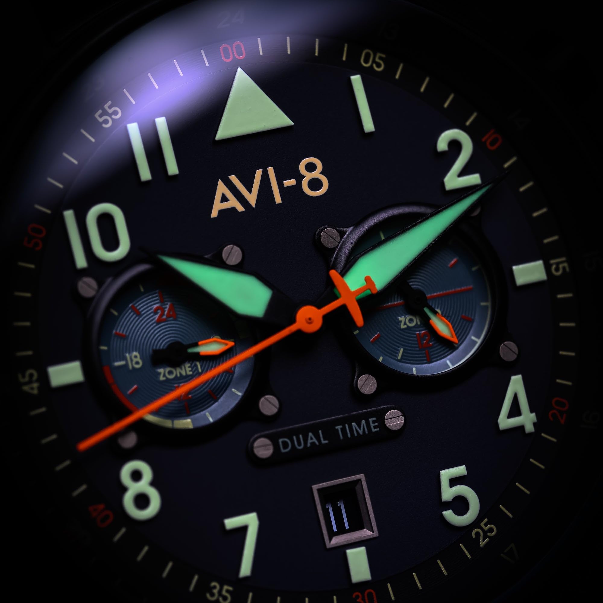 AVI-8 Herren 43.5mm Hawker Hurricane Carey Dual Time Japanese Quartz Fliegeruhr mit Leder- oder Edelstahlband AV-4088