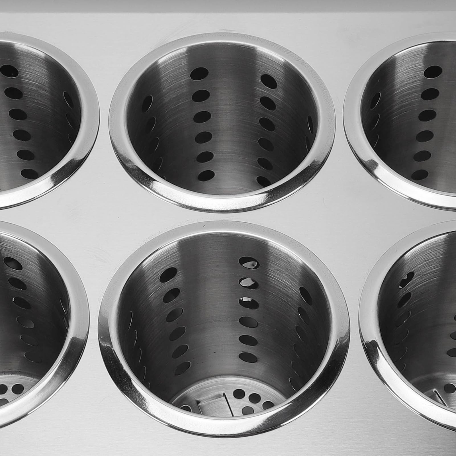 Karlak Utensilienhalter aus Edelstahl mit 6 Fächern und Perforiertem Design für Effizientes Trocknen in der Küche und Im Restaurant