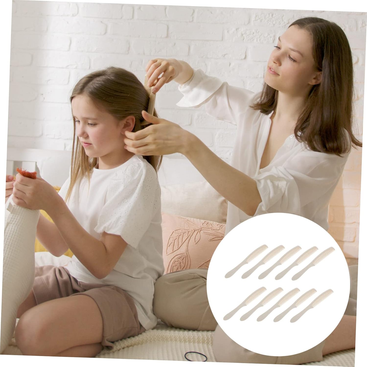 Angoily 50 Sets Disposable Comb Combs Fine Tooth Hair Brush for Women Salon Hair Comb Travel Mini Round Comb