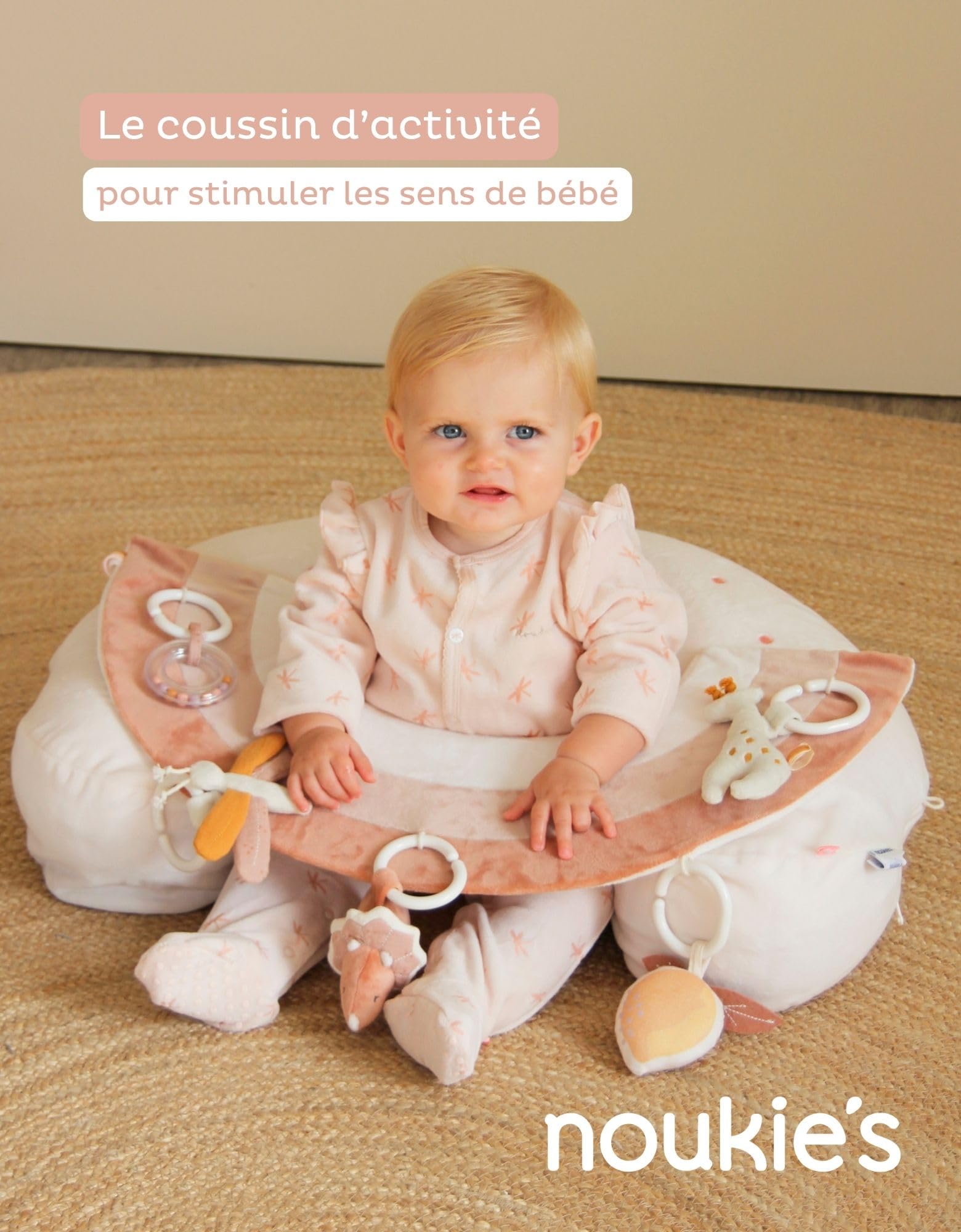 Noukie's - Coussin d'activités en Veloudoux - Popsie, Gigi & Louli